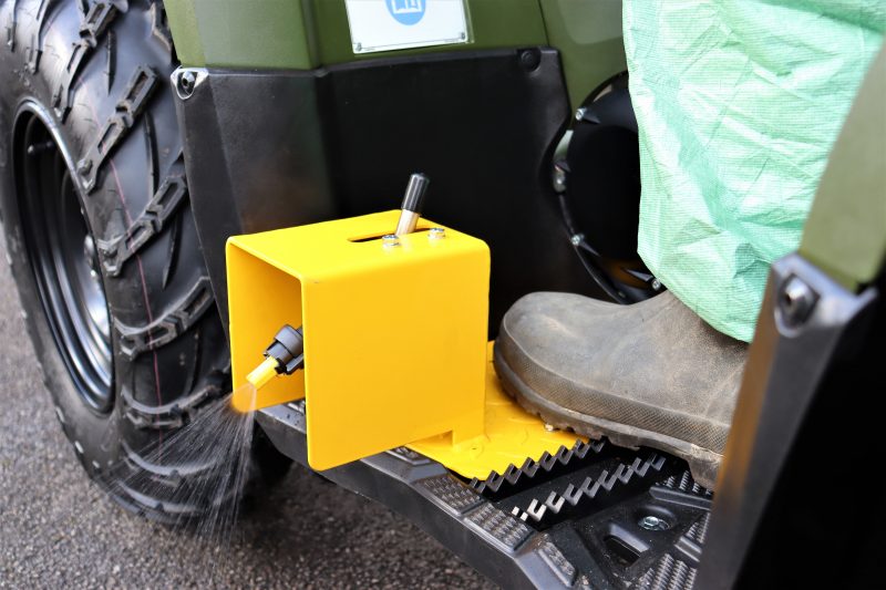 Two foot rest nozzles with off centre very low drift nozzles, angle of spray can be adjusted by driver on seat – mounted within the width of the quad bike.