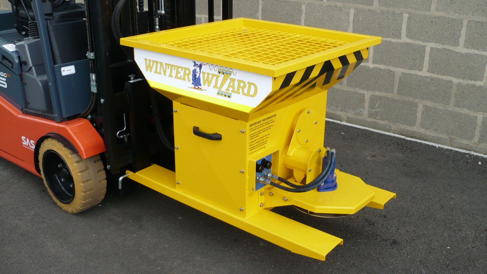 The Winter Wizard as easy to pick up as a loaded standard pallet!