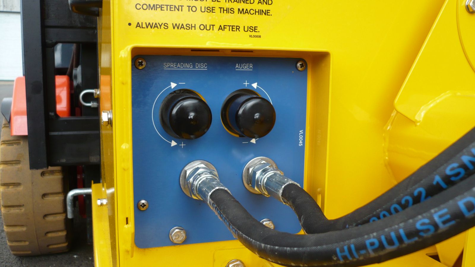 Manually adjustable spread width valve on The Winter Wizard