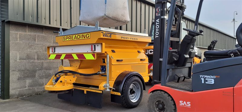 The hopper of the TS800DC Tug-Towed Salt Spreader is designed to take approximately 1000kg of salt, making it ideal for use with 1-ton bulk bags, which are easy and clean to store and make hopper filling simple and efficient.