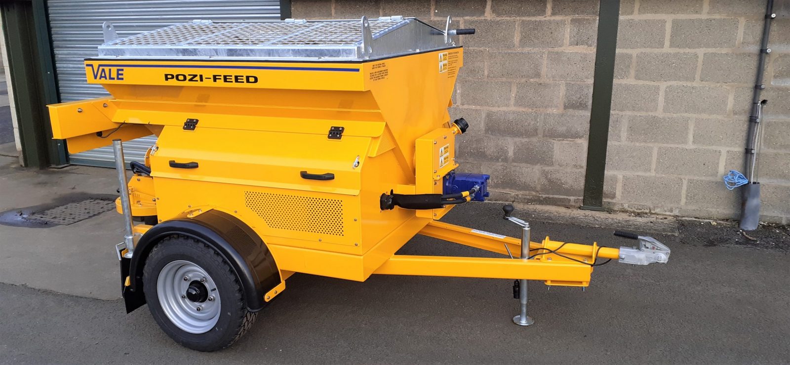 Tug Towed Salt Spreader TS800DC Salt Gritter for sale
