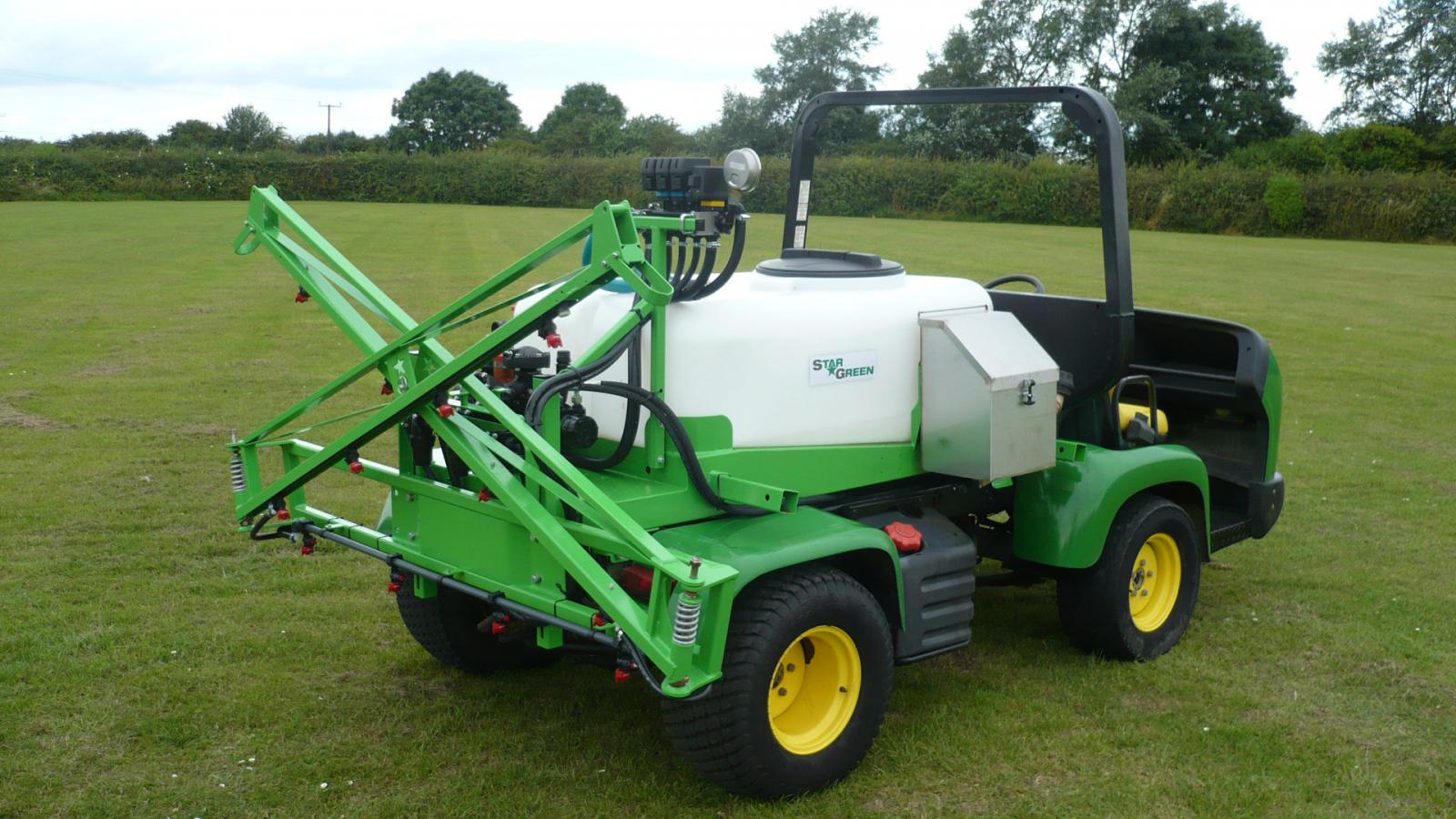 High quality manual fold booms have a positive break back action and open position on both DM450Pro and DM700Pro UTV Demount Amenity Sprayers