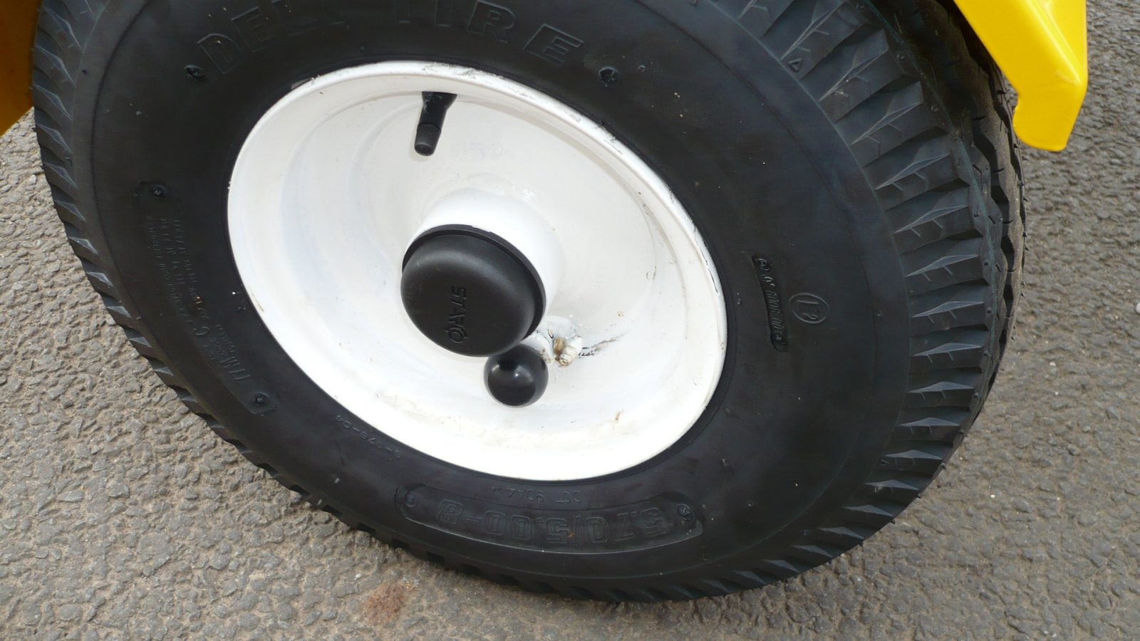 Convenient wheel mounted engagement knob on VALE Engineering's TS80