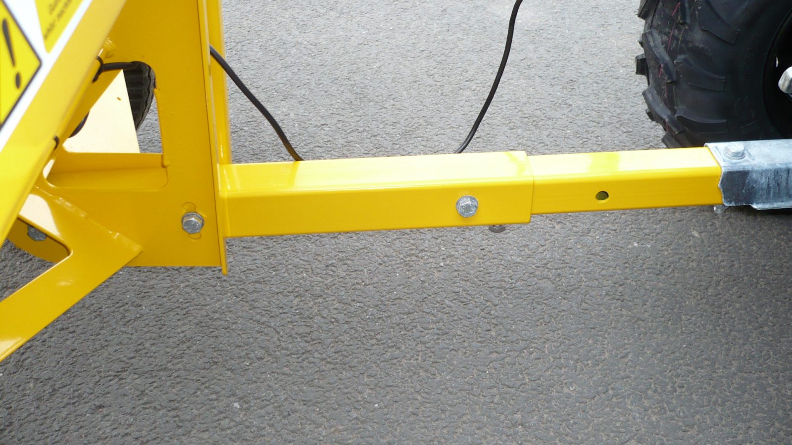 The TS80 has an extending drawbar which can be adjusted in height to suit various towing vehicles