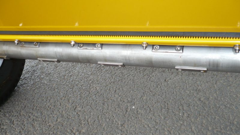 VALE Engineering's Towed or Mounted Drop Gritter TS80 has ground driven delivery roller with a drop width of 80cm