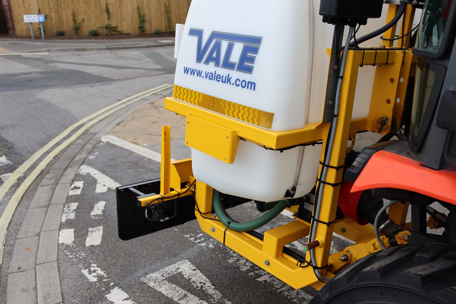 Liquid De-icerSnowbrush Mini-Tractor Combi - Deep sump (not a flat tank) ensures consistent application of liquid de-icer with no risk of air being sucked into the system