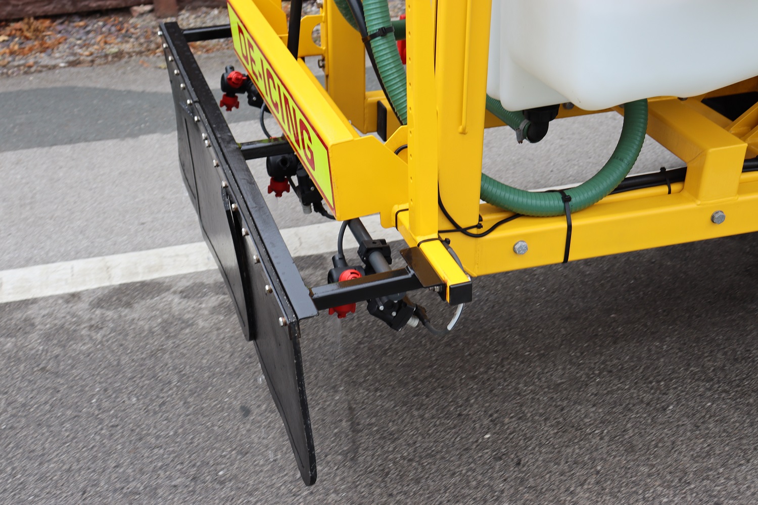 Liquid De-icerSnowbrush Mini-Tractor Combi - Three spraying sections including: Nearside 2m offset nozzle; Middle 1.2m wide spray bar; Offside 2m offset nozzle