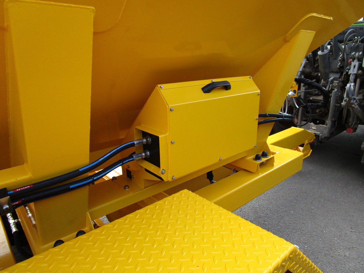 Tractor Towed Salt Spreader (Gritter) TS6000 - control box