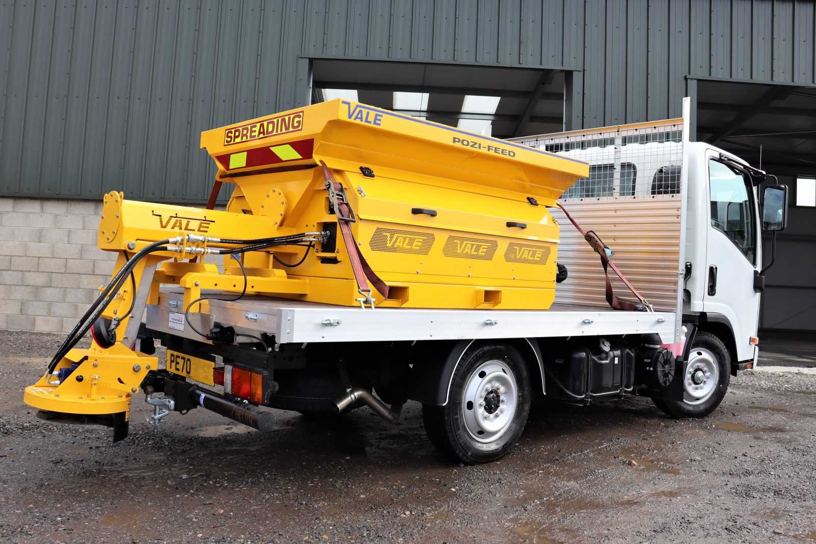The DM800 from VALE is capable of spreading wet or dry, brown or white salt