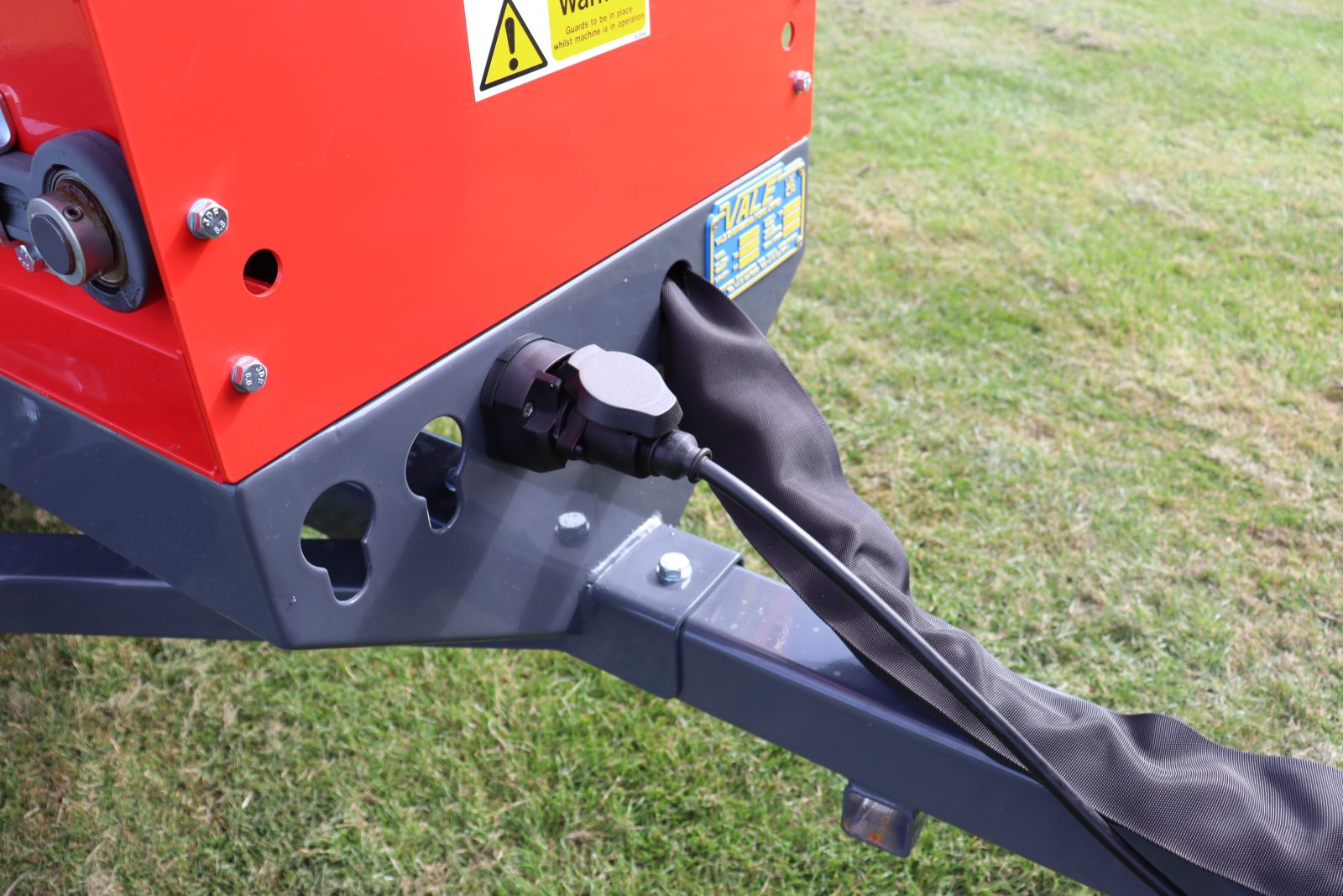 StarGreen TD1500T Trailed Turf Care Top Dresser from VALE Engineering incorporates a quick detach control box electrical point.